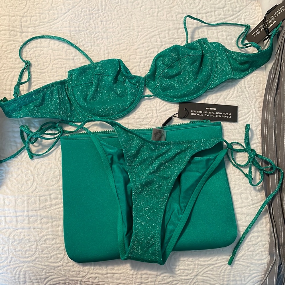 NWT sparkle green triangl swimsuit